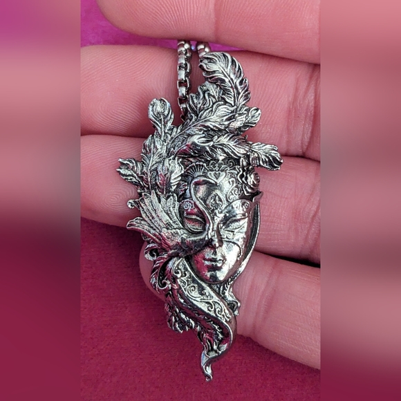 New silver Peacock Queen pendant on silver small link necklace OS - Picture 4 of 6